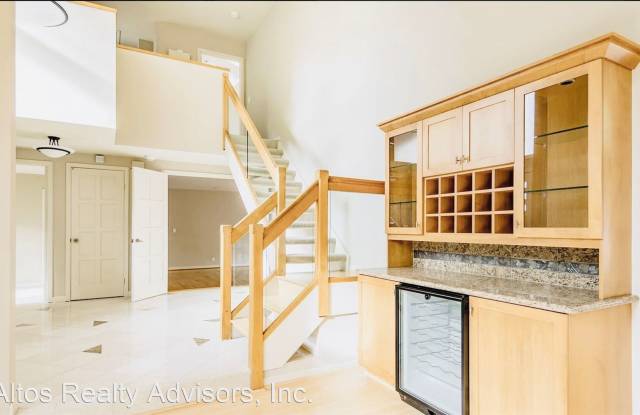 17283 Eaton Lane Gallery 3
