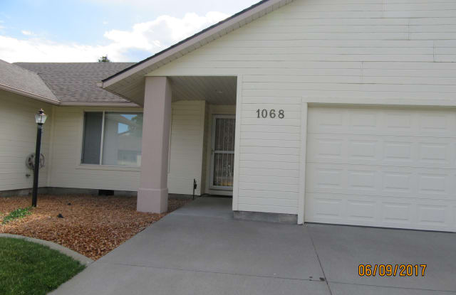 1068 Mountain View Dr photos photos
