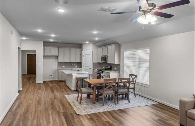 916 Gray Cloud Drive Gallery 4
