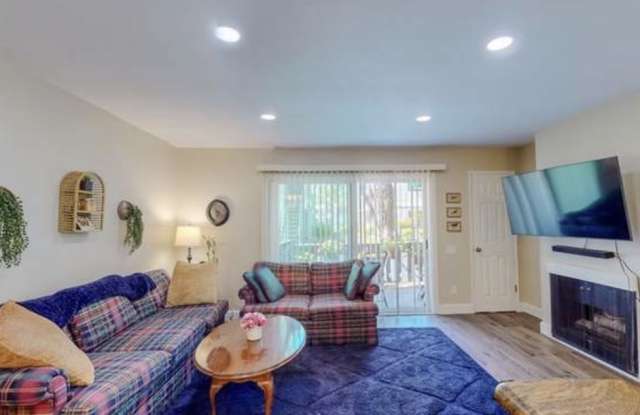 2859 S Fairview St Unit C Gallery 3