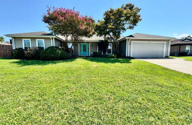 A Ranch Home In Great Neck! Ready NOW! Pet Friendly - Multi-Year Leases Available! - 1276 Parkside Place, Virginia Beach, VA 23454