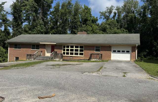 205 Reynolds Ave photos photos