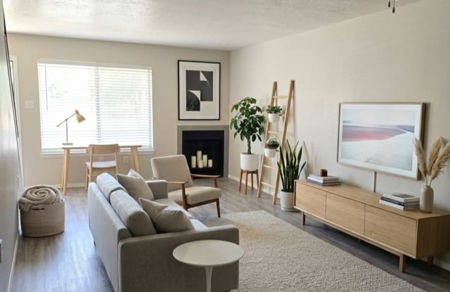 Meadowlark Apartments & Townhomes Gallery 4