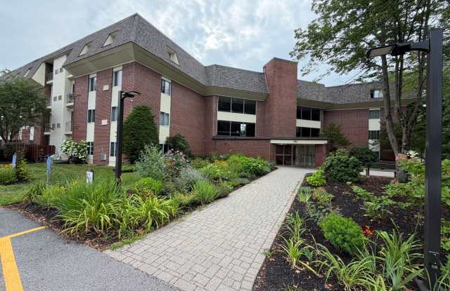 $2,400 - 2BD/1BA Kings wood Condo - Parking included & Pool - Available 8/22 photos photos