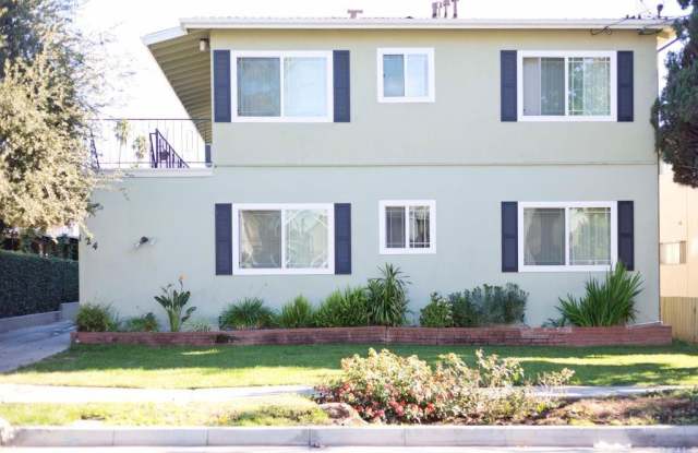 124 S Meridith Avenue - 124 South Meredith Avenue, Pasadena, CA 91106