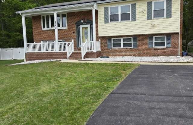 8050 POMFRET Road photos photos