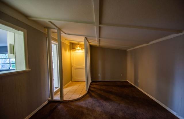 1386 Clematis Lane Gallery 4