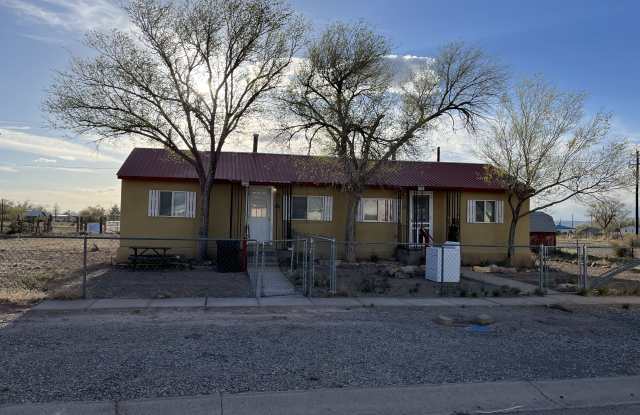 604 D Avenue - 604 D Avenue, Carrizozo, NM 88301 604 D Avenue - 604 D Avenue, Carrizozo, NM 88301