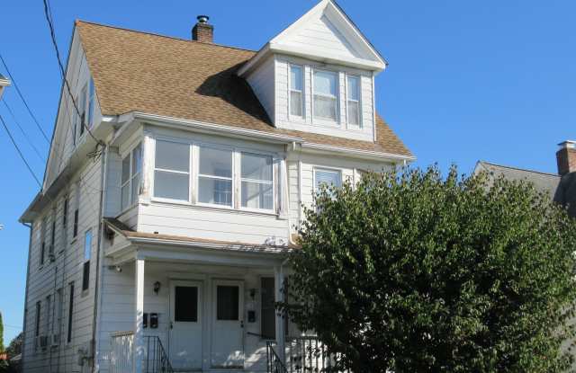 326-330 Bradley Street Gallery 1