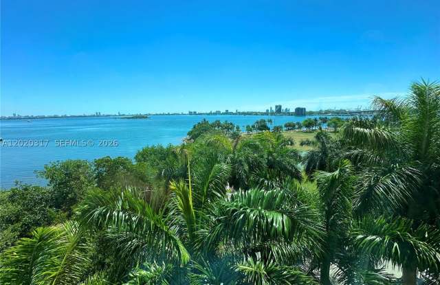 2000 N Bayshore Dr photos photos