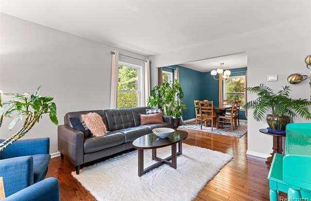 32724 Laurelwood Court Gallery 4