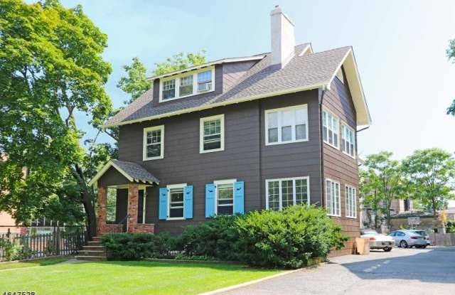 196 Lorraine Ave photos photos