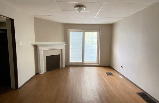 426 E Warrington Ave Beltzhoover - 426 East Warrington Avenue, Pittsburgh, PA 15210