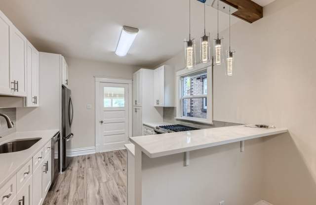 Great 1 Bed 1 Bath Duplex in the Heart of Wash Park!! - 1148 South Washington Street, Denver, CO 80210