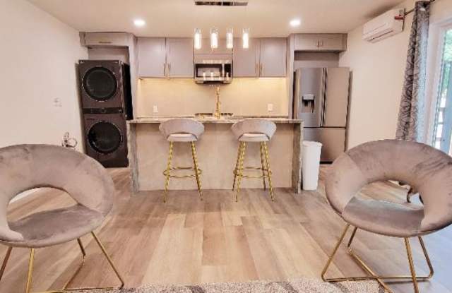 4045 Spring Cove Dr Gallery 2