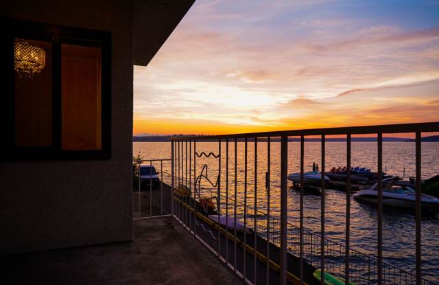 Charming 1 Bedroom Condo in Boutique Kirkland Building photos photos