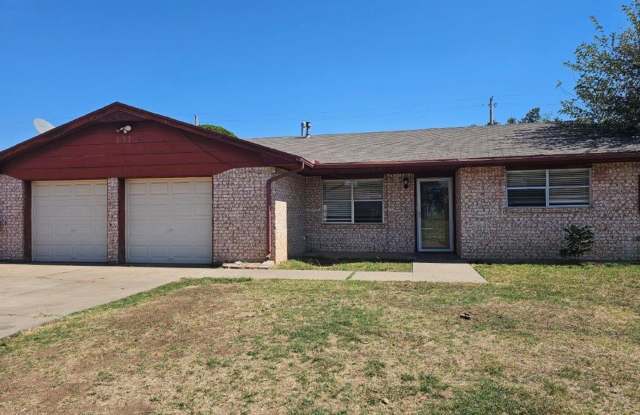 1713 NW Great Plains Blvd - 1713 Northwest Great Plains Boulevard, Lawton, OK 73505