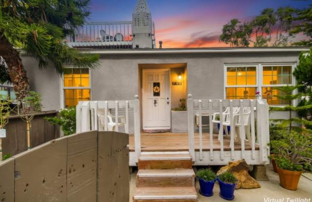 Cozy Home Between Mission Beach and Mission Bay with Parking and Rooftop Deck! photos photos
