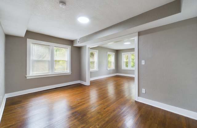 4207 Kenwood Avenue - 2S photos photos 4207 Kenwood Avenue - 2S photos photos