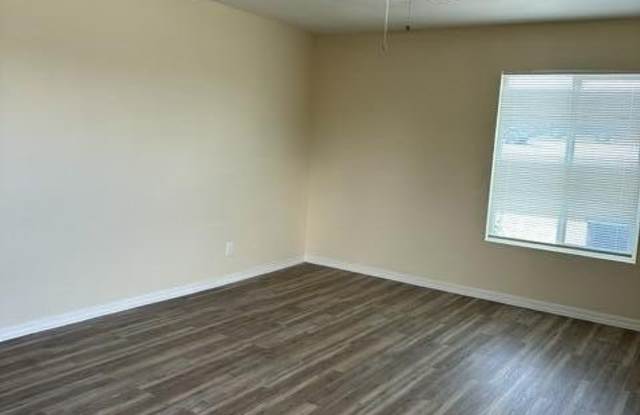 6336 N Rockland Drive Gallery 3