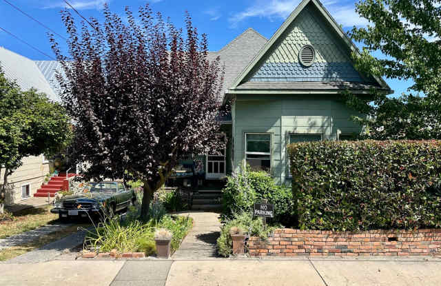 Completely Remodeled, Charming Victorian in Downtown Grass Valley - 140 Conaway Avenue, Grass Valley, CA 95945