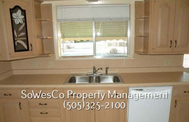 Three Bedroom Two Bath Home with Two Car Garage Gallery 3