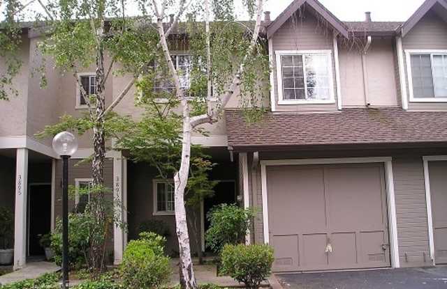 Lovely Pleasanton Townhouse photos photos