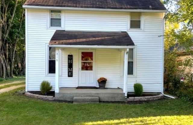 816 Cranston Rd photos photos