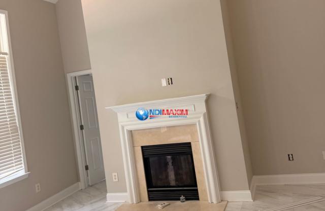 Spacious 4-bedroom house with fenced, FENCED backyard, Master on Main. Plus BONUS Room photos photos