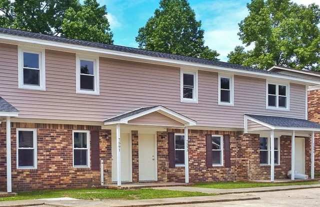 Convenient Living in Windsor Hill Gallery 3