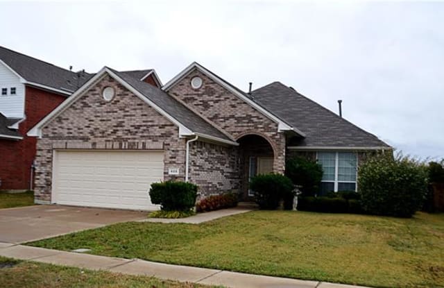 605 Crownpoint Lane - 605 Crownpoint Ln, Arlington, TX 76002