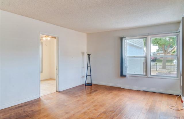 11840 Fairford Avenue Gallery 4