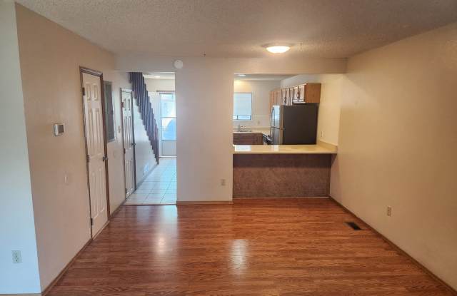 Updated 2 Story Townhome Close to UCCS photos photos