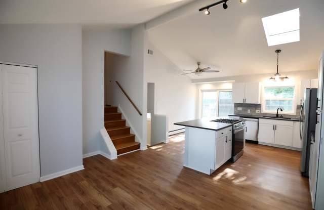 605 Kenilworth Rd Gallery 2