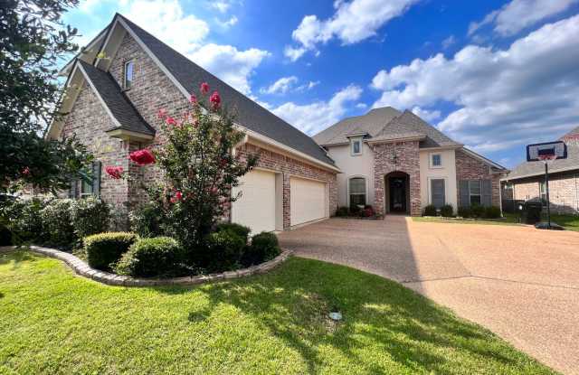 BENTON BEAUTY WITH OUTDOOR LIVING OASIS! photos photos