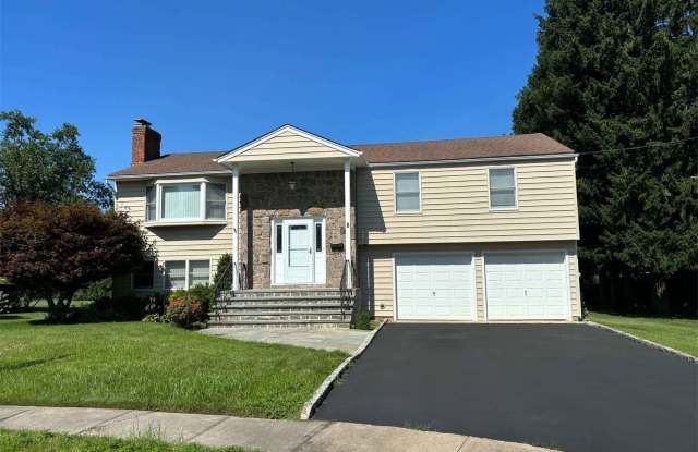 8 Tower Ct - 8 Tower Court, Syosset, NY 11791