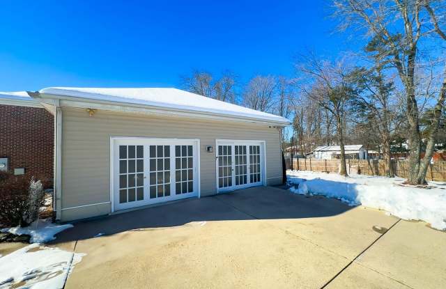 3206 LUCILLE DRIVE Gallery 4