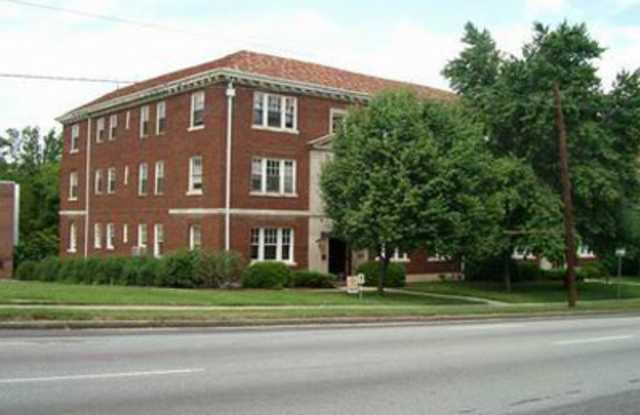 1 BR, 3rd floor Apartment in Downtown Greensboro, Water  Heat Included photos photos