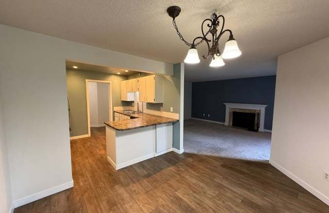 2 Bedroom 2 Bathroom Plus Amenities! photos photos