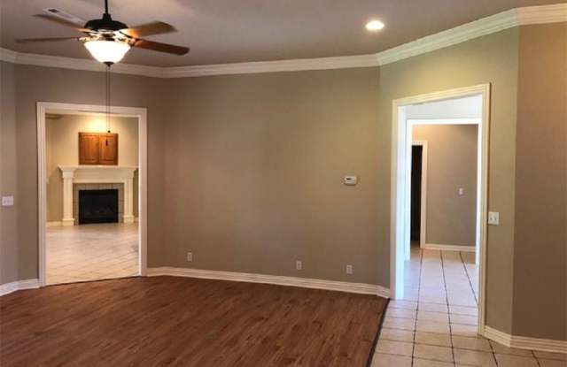 2930 College  DR Gallery 4