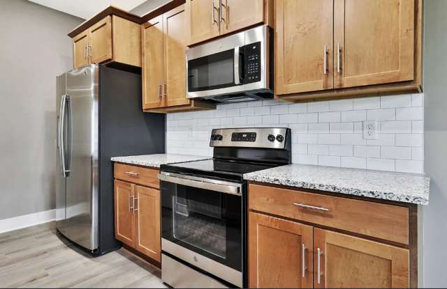 Spacious 3-Bedroom Home with Huge Backyard & Primary Ensuite Gallery 4