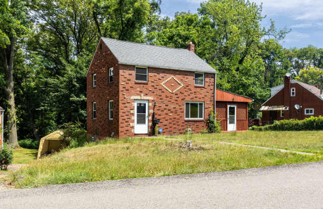 Spacious 4-Bedroom Home with Garage and Yard - Section 8 Approved!! photos photos