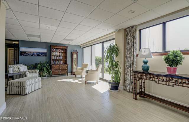322 Causeway Drive Gallery 4