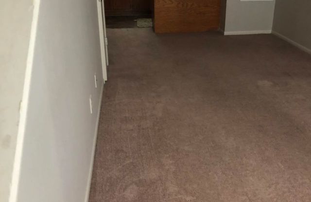 ONE BEDROOM LOFT STYLE UNIT ON SHUTTLE ROUTE! photos photos