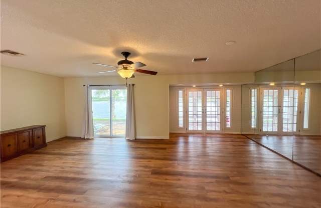 4305 Island Circle Gallery 3