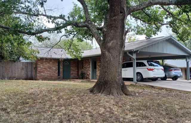 523 A Tomahawk Trail - 523 Tomahawk Trail, Kerrville, TX 78028