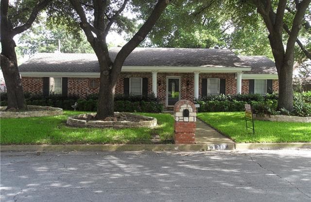 313 Circleview Drive N - 313 Circleview Drive North, Hurst, TX 76054