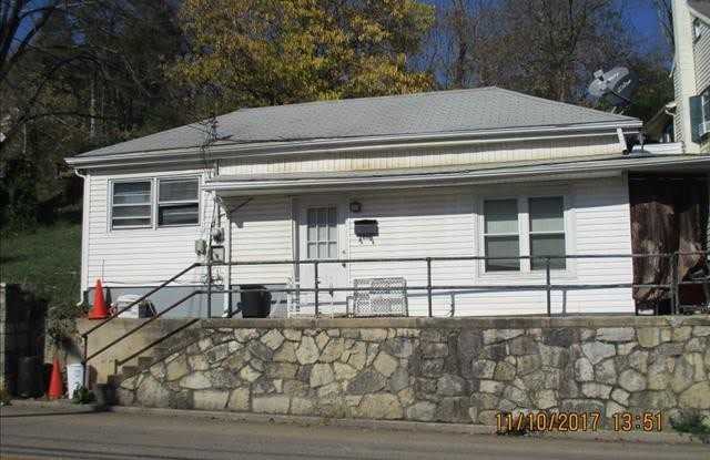 2 BR 1 BA House on Main Street photos photos