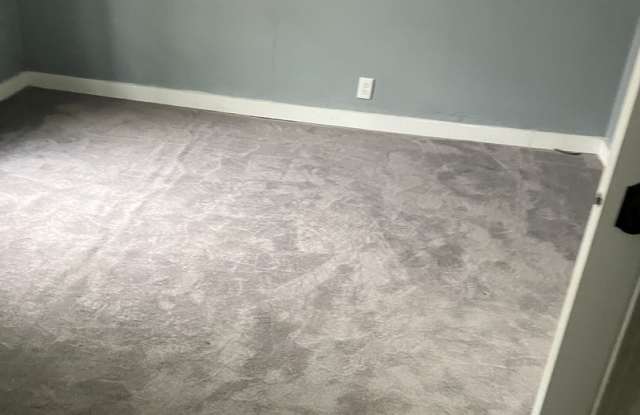 Refreshed 2 bedroom home Gallery 3