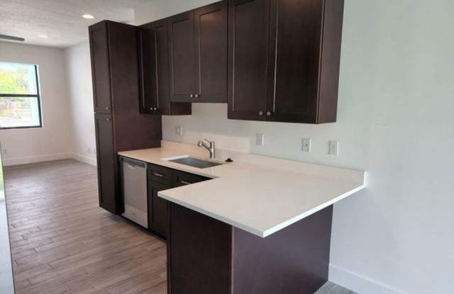 517 LA KIRKSEY Street, West Palm Beach, FL 33407 photos photos